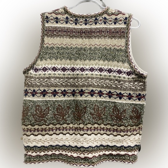 Northern Reflections V-neck Vest - Picture 3 of 8